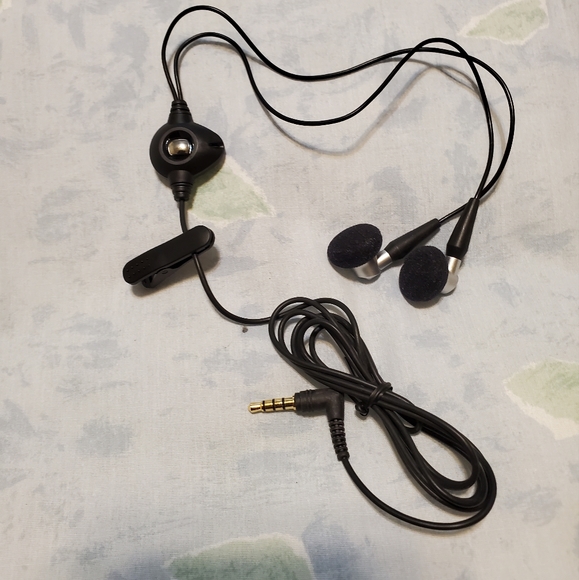 NWOT Blackberry headset earphones - Picture 1 of 2